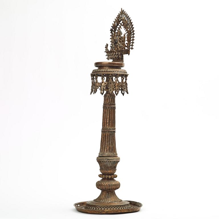 TEMPEL LAMPA, kopparlegering. Nepal, omkring 1900.