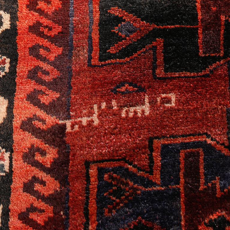 MATTA, orientalisk, bär inskription, ca 190 x 160 cm.