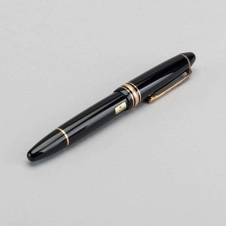 A MONTBLAND MEISTERSTÜCK FOUNTAIN PEN.