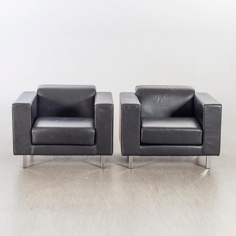 A PAIR OF LOUNGE CHAIRS MARTELA LARGO 21 TH CENTURY.