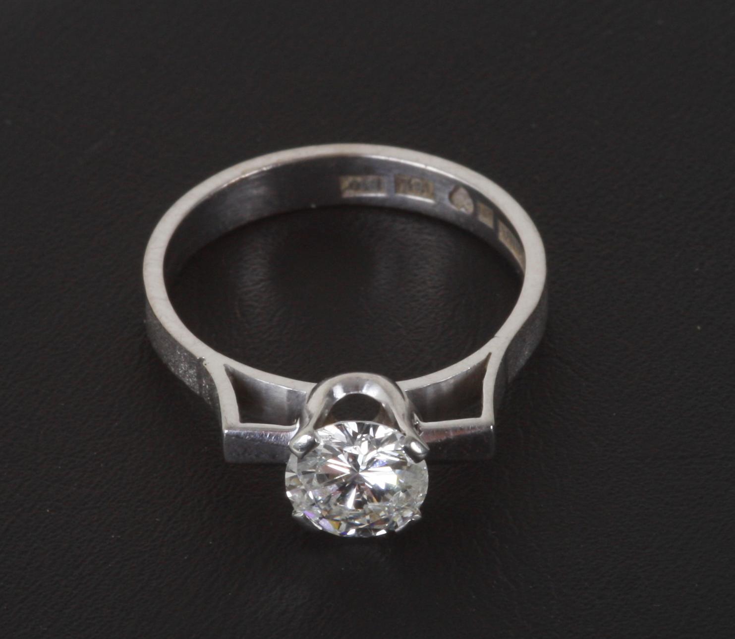 RING, 18K vg, m briljant, 1,33ct.