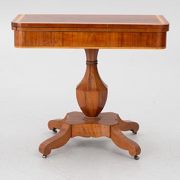A games table, 19th Century.