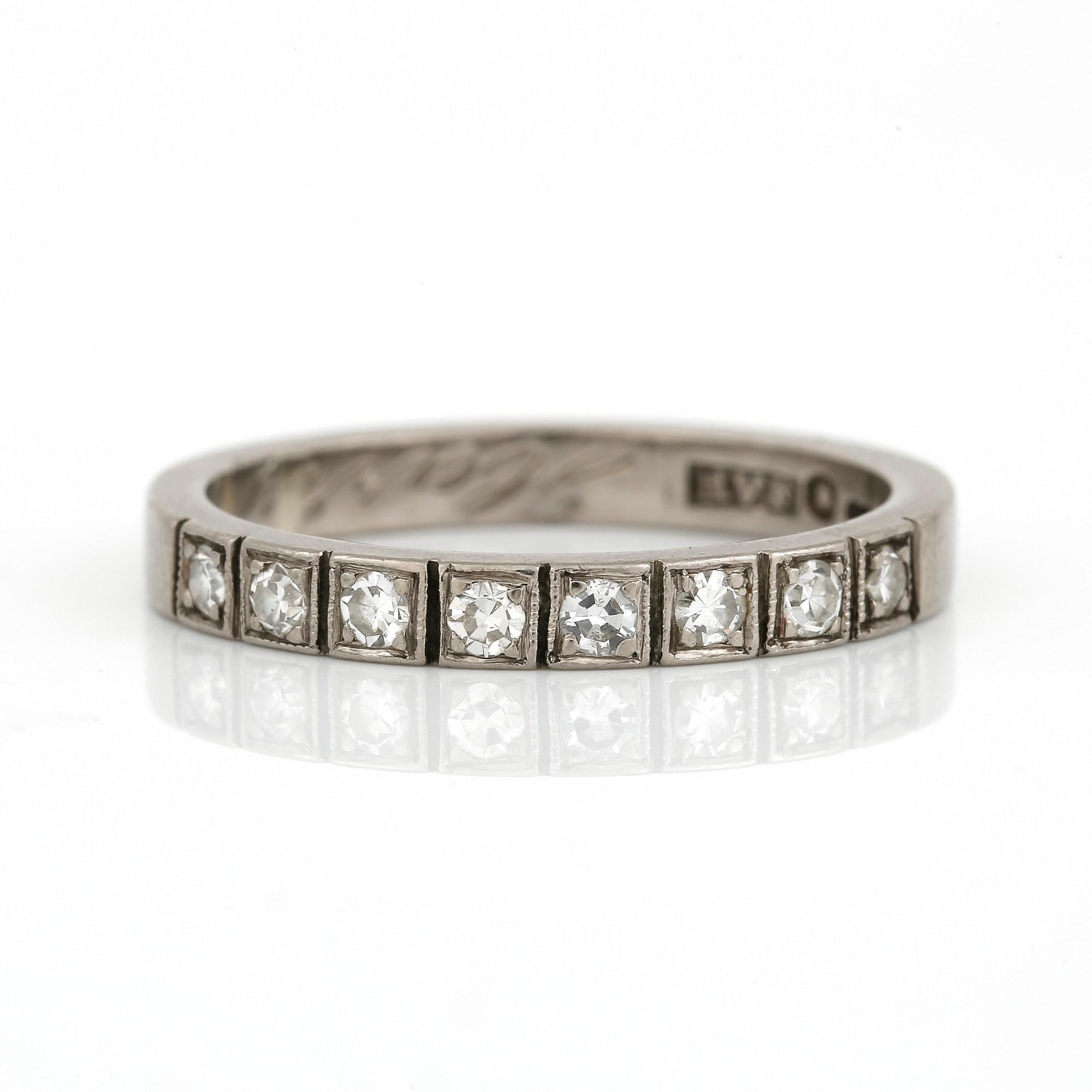 HALVALLIANSRING, med diamanter, totalt ca 0,18 ct, Fors Haldor Vidar, Stockholm, 1958, 18K vitguld.