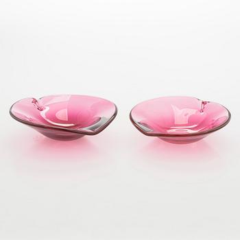 Marita Lybeck, Skålar, 2 st,  Humppilan Lasitehdas, den andra signerad ML Humppila.