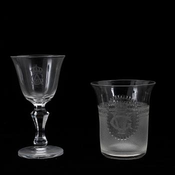 GLAS, 5 st, med kungliga monogram, bland annat Gustav V:s och Viktorias alliansmonogram, 1900-talets början.