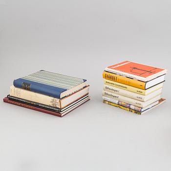 Vapenhistoria, bokparti om 29 volymer.