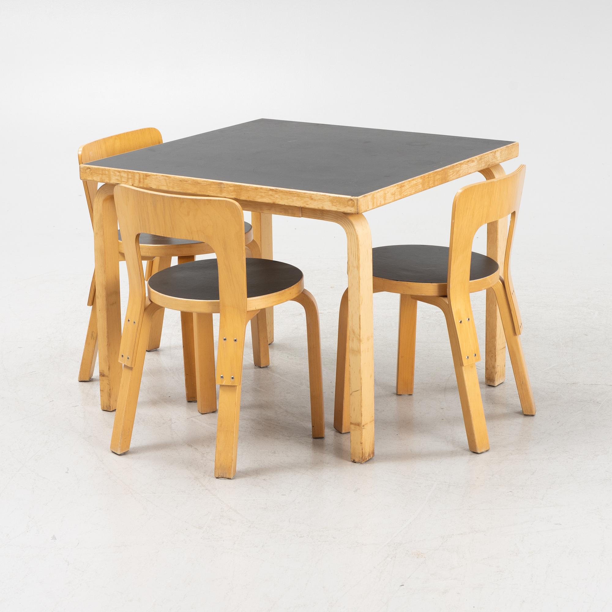 Alvar Aalto, bord, modell 816,  samt 3 st stolar, modell 65, Artek, 1900-talets mitt.