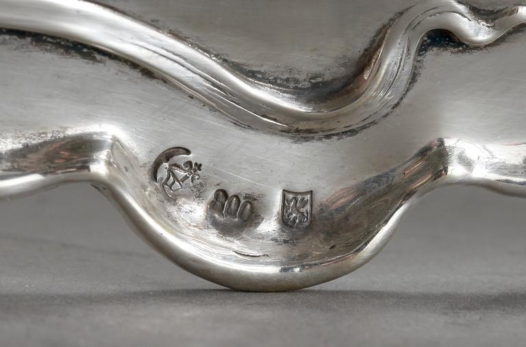 KONFEKTSKÅL, låghaltigt silver, jugend, Tyskland, 1900-talets början. Vikt ca210g.