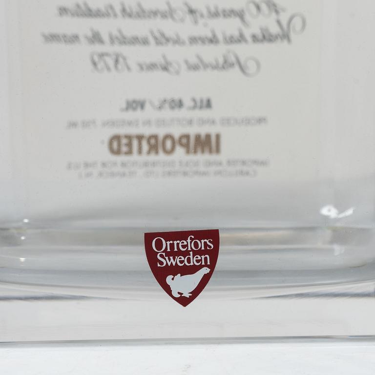 Olle Alberius, A decanter in case, “Absolut Vodka”, Orrefors, 1980s.