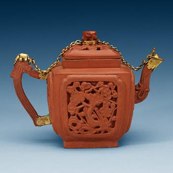 1630. A yixing tea pot with cover, Qing dynasty.