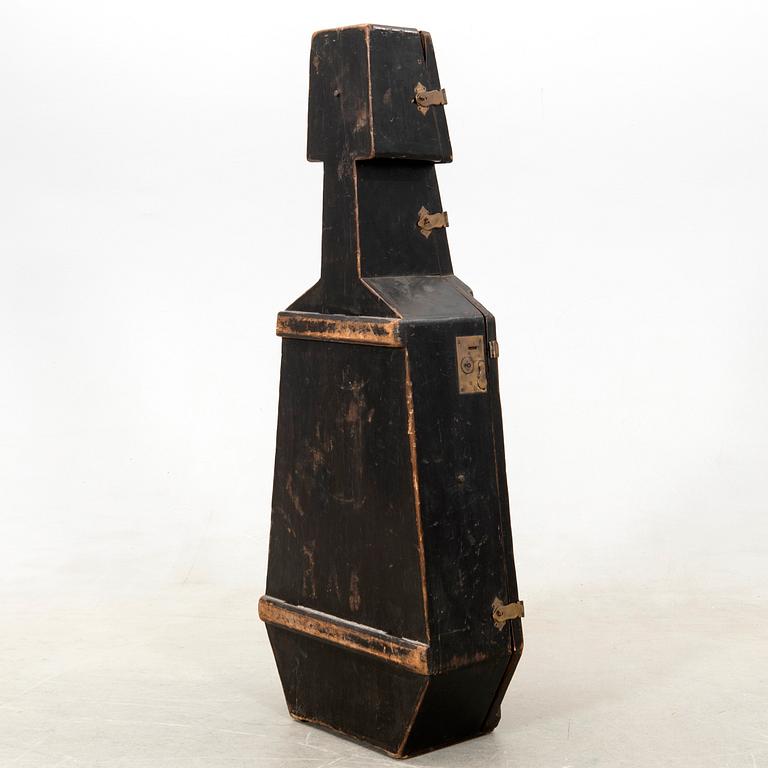 Cello case around 1900.