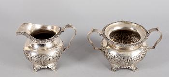 SOCKERSKÅL och MJÖLKKANNA, försilvrad metall, nyrokoko, omkr 1900.