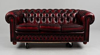 SOFFA, Chesterfield-modell, 1900-talet andra hälft.