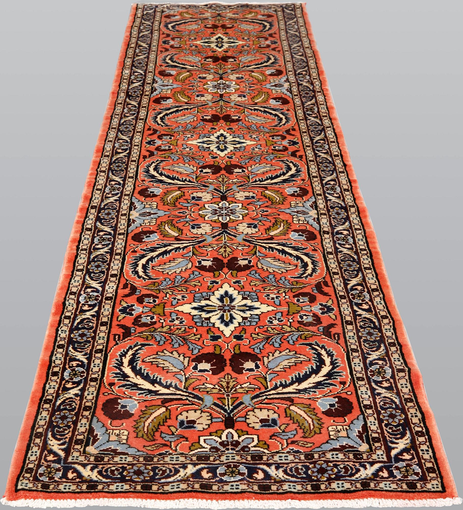 A Rodbar runner, approximately 320 x 80 cm.