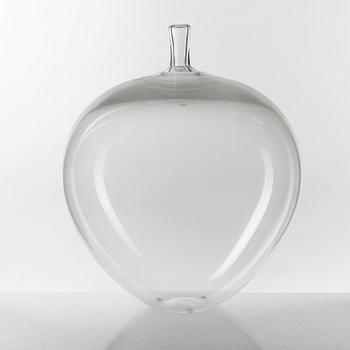 Ingeborg Lundin, an 'Äpplet' glass vase, Orrefors Gallery, -87.