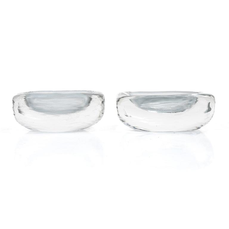 Vicke Lindstrand, Bowls, 4 pcs, glass, “Platina”, Orrefors.