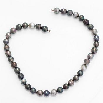 Ole Lynggaard, helminauha, barokkihelmiä, ilman lukkoa, Tanska.