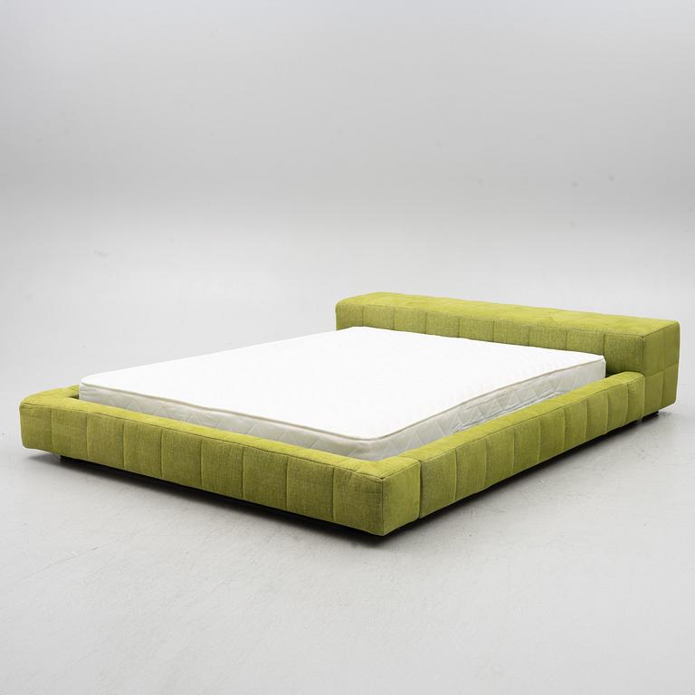 Giuseppe Viganò, a "Squaring" bed, Bonaldo, Italy.