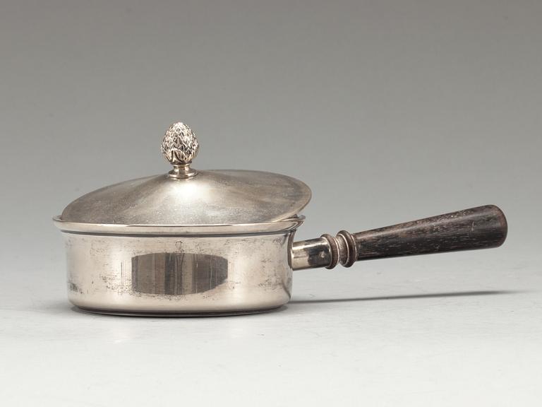 KAROTT MED LOCK, silver CG Hallberg, Stockholm, 1917. Vikt ca 240 g.