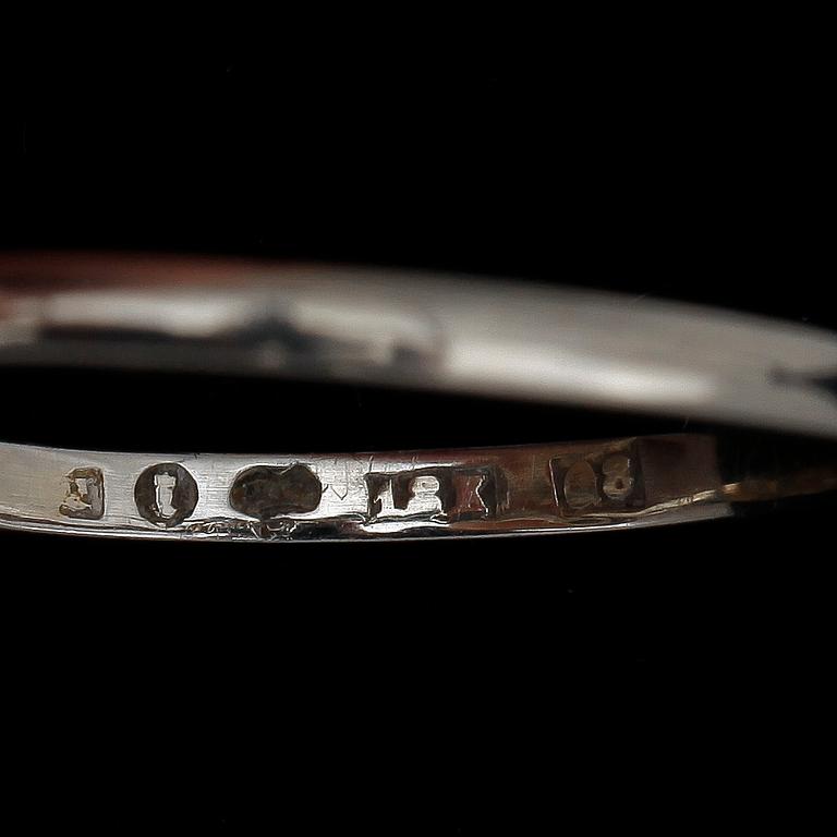 RING, sk syskonring, 18k vitguld, antikslipade diamanter, tot ca 0,5 ct. 1942. Tot vikt 2,3g.