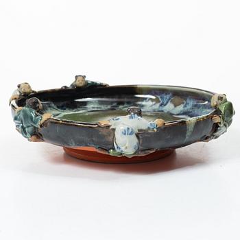 Burk med lock, kopp och två skålfat, stengods, 'sumida ware'. Japan, 1900-tal.