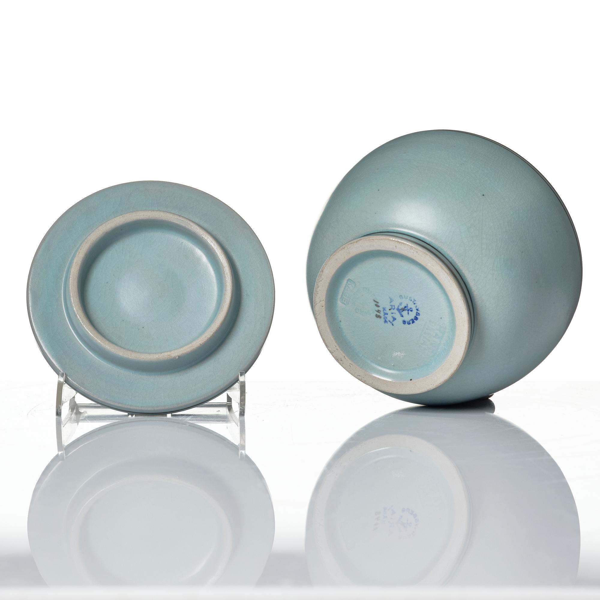 Wilhelm Kåge, an "Aria" ceramic lidded bowl Gustavsberg 1930s.