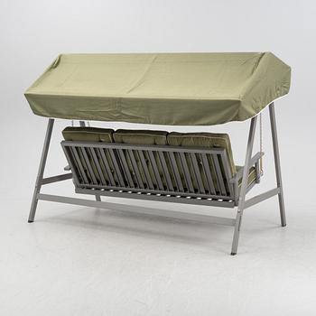 Elsa Stackelberg, a garden hammock, Fri Form, 21st Century.