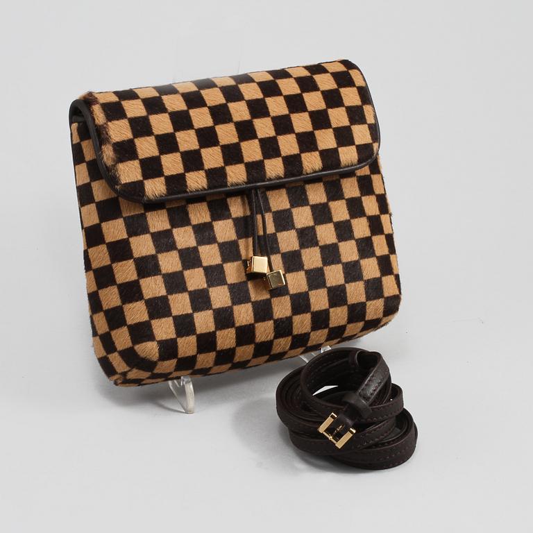 VÄSKA, "Damier Sauvage Gazelle Pochette", Louis Vuitton.