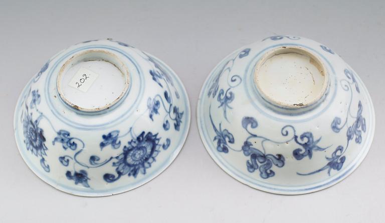 SKÅLAR, 2 st, porslin, Kina, Ming sent 1400-tal.