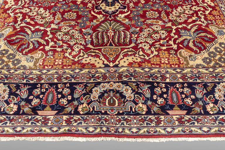 A carpet, Najafabad, ca 448 x 287 cm.