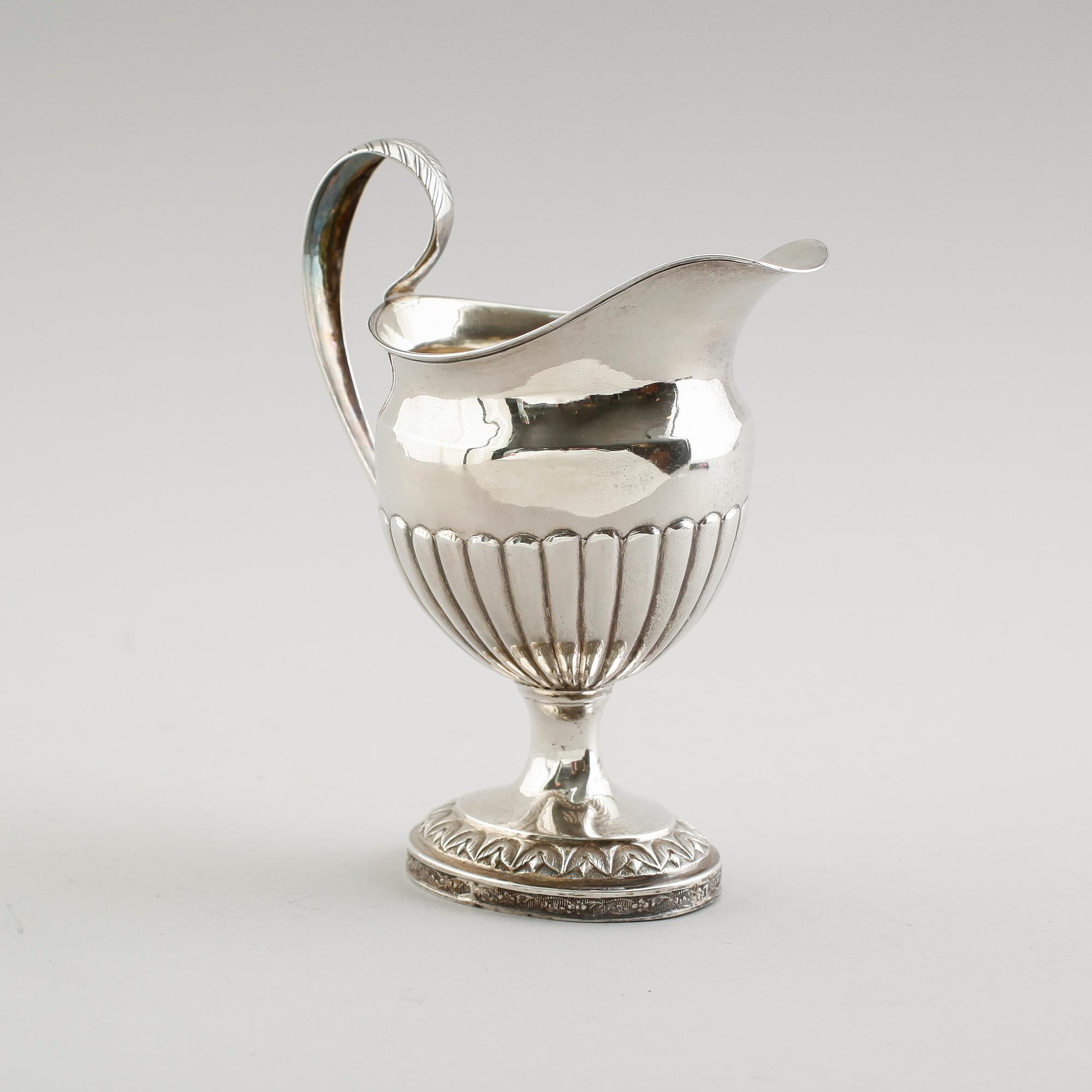 GRÄDDKANNA, silver, Michael Olof Barkman, Varberg 1841. Vikt ca 107 gram.
