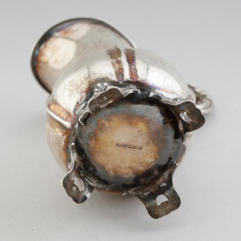 GRÄDDKANNA, silver, svenska stämplar, 1874. Vikt ca 131 gram.