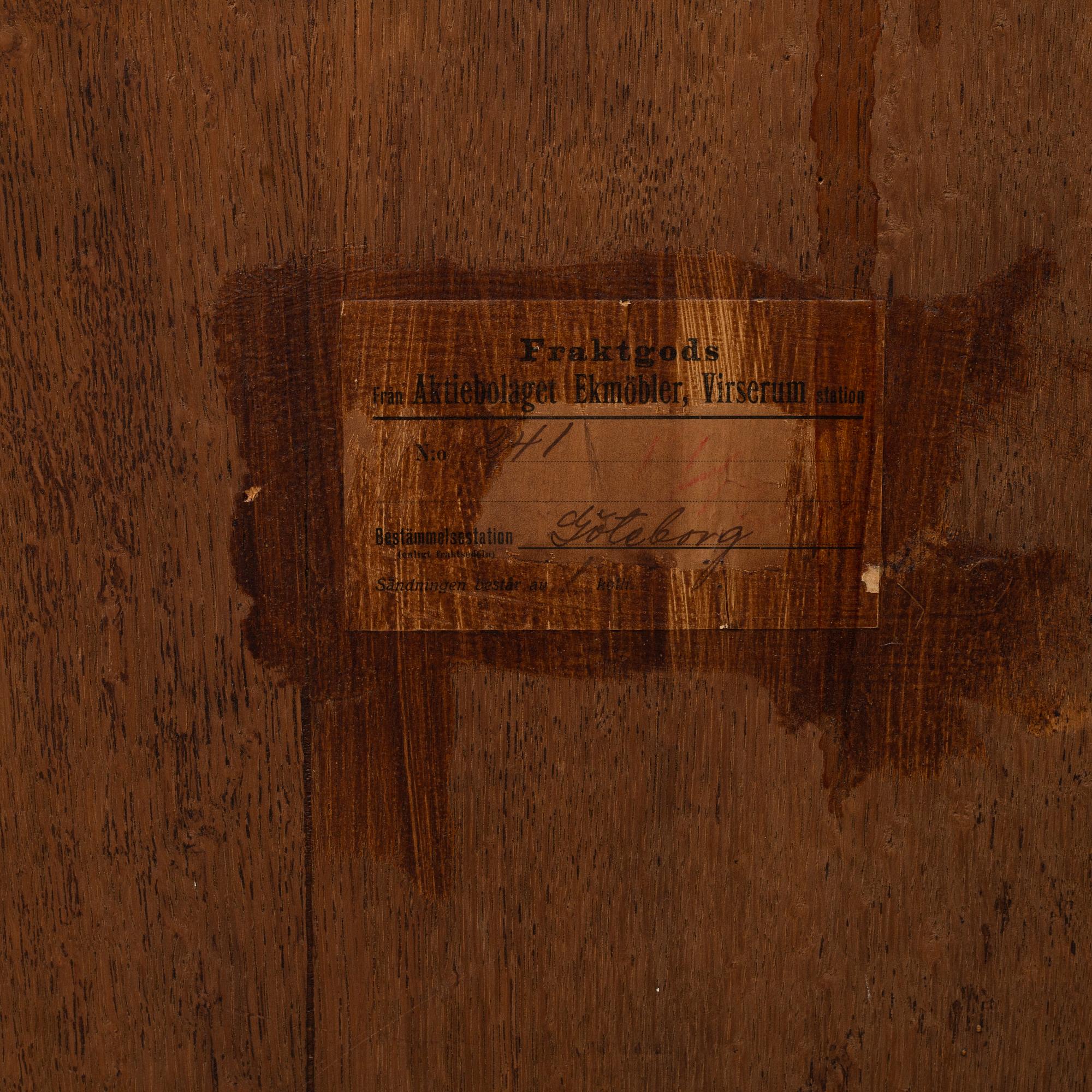 Bokskåp, Aktiebolaget Ekmöbler, Virserum, 1930-tal.