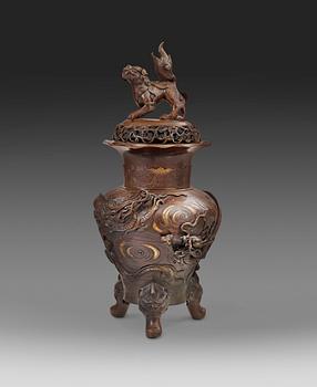 A Japanese bronze censer, Meiji (1868-1912).