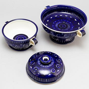 ULLA PROCOPÉ, a part 'Valencia' coffee and dinner service, from Arabia, Finland (85 pieces).