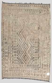 A Kilim carpet, ca. 262 x 176 cm.