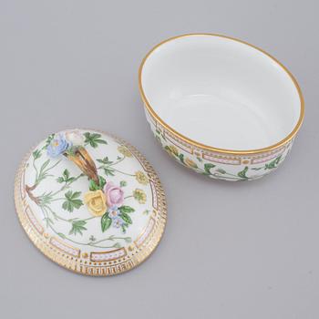 A "Flora Danica" porcelain bomboniere by Royal Copenhagen, third quarter of the 20th century.