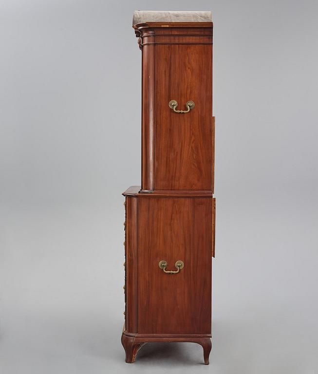 Skrivskåp, tillskrivet Nils Dahlin (mästare i Stockholm 1761-87), Rokoko.