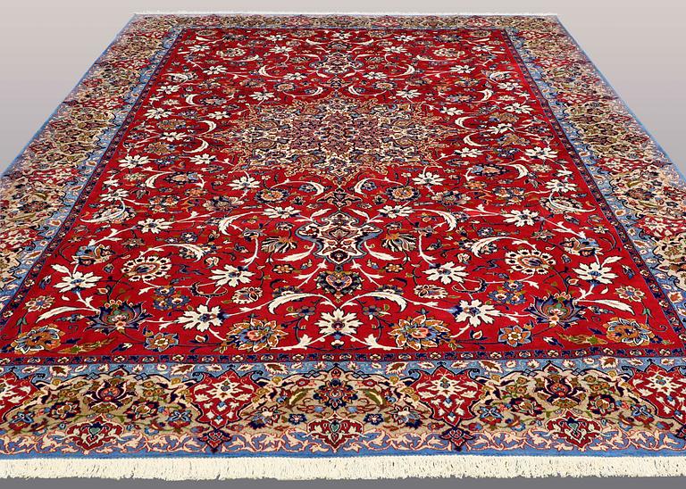 A CARPET, Esfahan, ca 460 x 320 cm.
