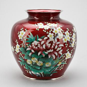 VAS, cloisonné, Japan. 1900-tal.
