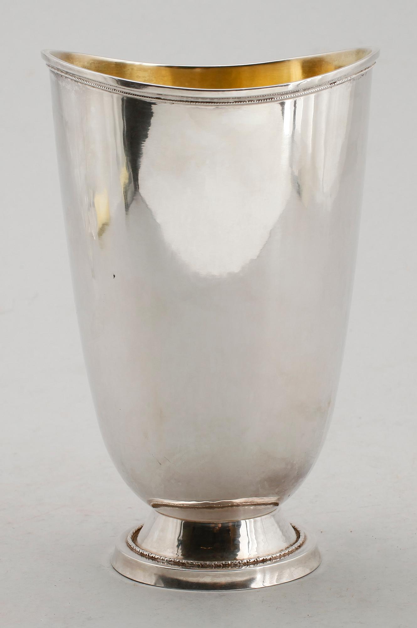 VAS, silver, GAB, Stockholm, 1948. Vikt ca 498 g.