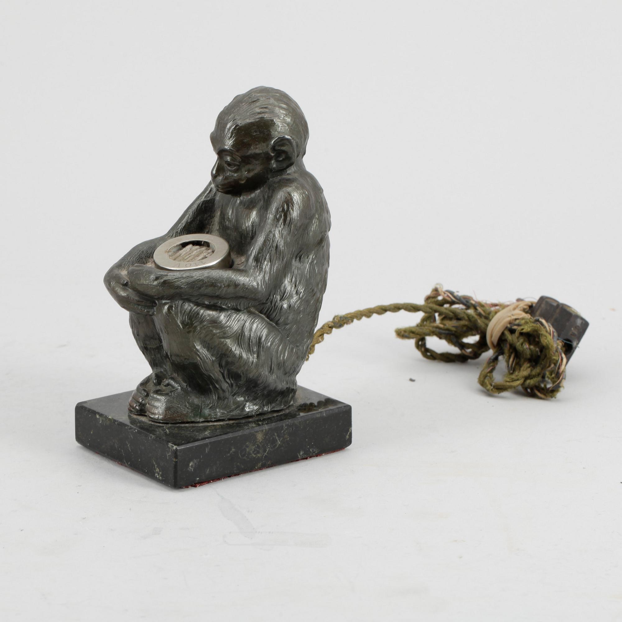 BORDSTÄNDARE, patinerad metall, 1900-talets början.