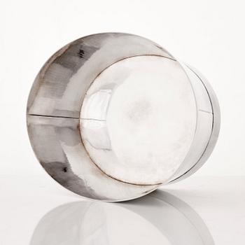 Birger Haglund, skål, Stockholm 1985, sterling, nr  2/10. Utförd i edition om 10 exemplar till Nationalmusei Vänners 75-årsjubileum.