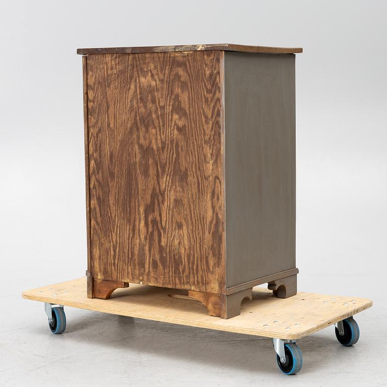 Chest of drawers, first half of 20th century.