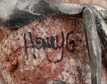 SKULPTUR, tenn och sten, Henry Gustafsson, "Lyftet", signerad 1985.