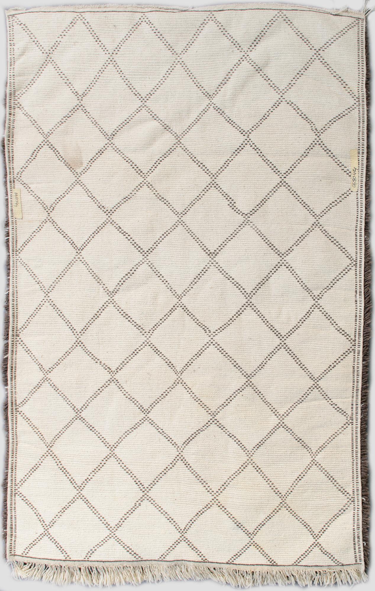 Matta, Beni Ourain. Ca 290x185 cm.