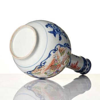 A blue and white famille rose bottle vase, Qing dynasty, Qianlong (1736-95).