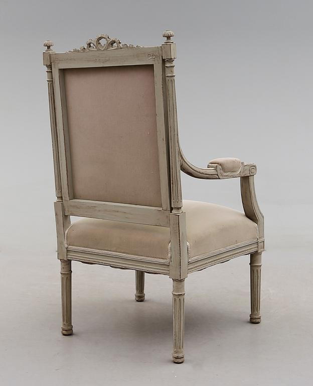 KARMSTOL, Louis Seize-stil, 1900-talets första hälft.