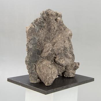 Marilyn Hamilton Gierow, skulptur signerad, cement.