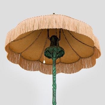 A 1930s model '811' floor lamp for Taidetakomo Hakkarainen, Finland.